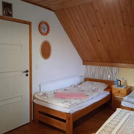 Chata Pod Lasem Farm stay *